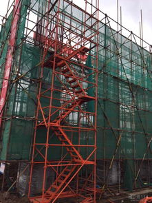 守护高空作业的生命线 施工安全爬梯的规范使用与管理